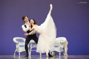 Odkrywając Wielkiego Dama: Charakterystyka i Opis Fascynującej Rasy