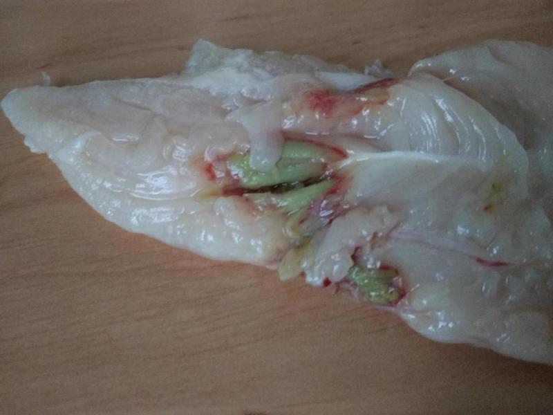 Co robić, gdy pies zjadł zepsute mięso? Sprawdź, jak mu pomóc!